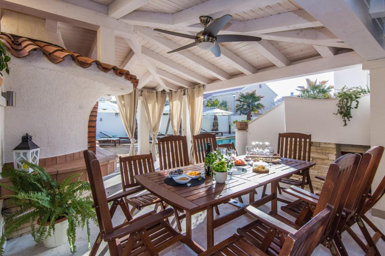 Apartments "Villa Antisin" With Heated Pool Zadar Luaran gambar