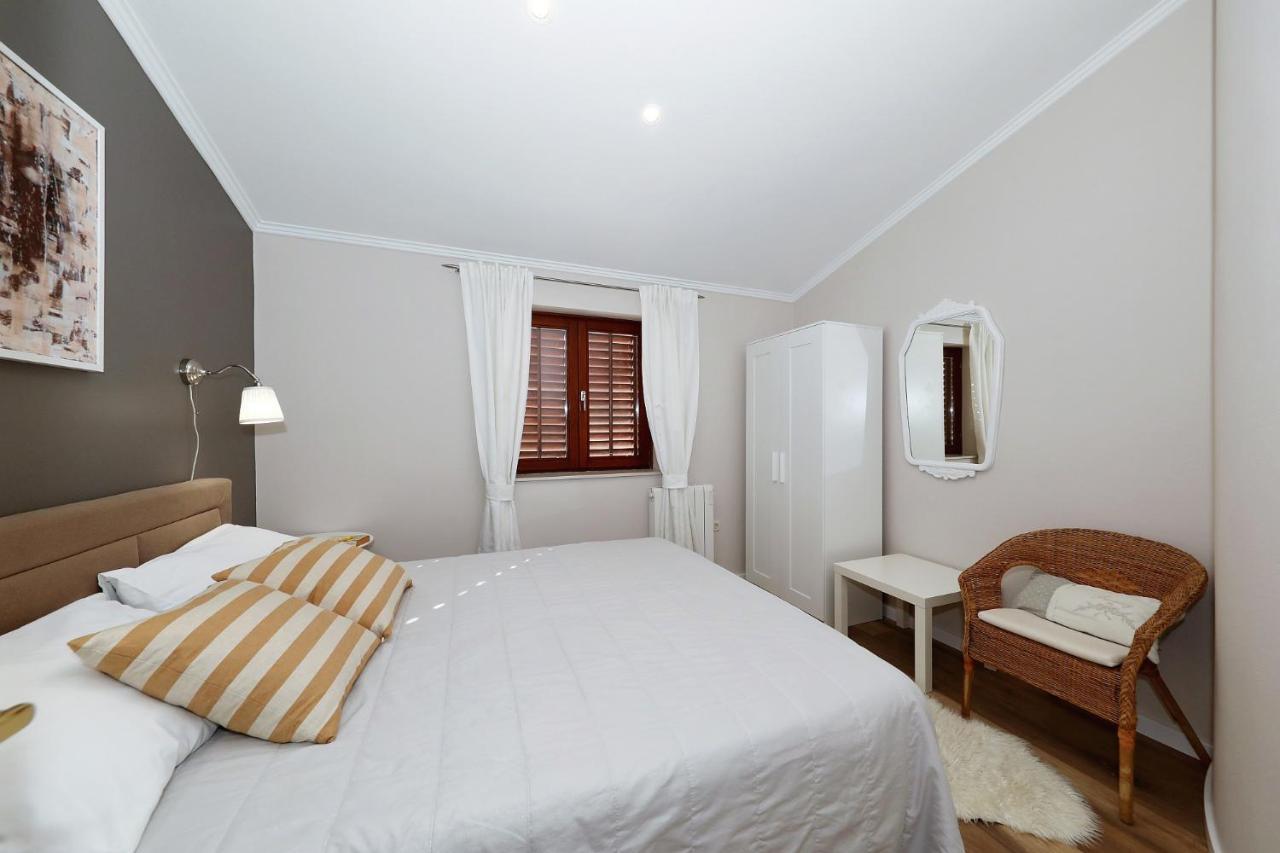 Apartments "Villa Antisin" With Heated Pool Zadar Luaran gambar