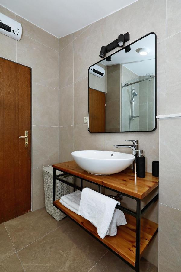 Apartments "Villa Antisin" With Heated Pool Zadar Luaran gambar