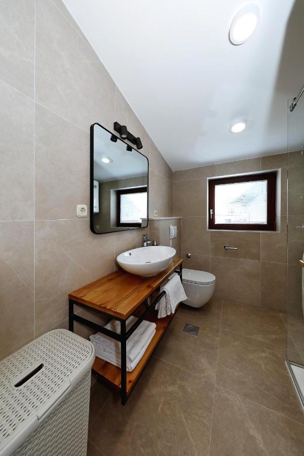 Apartments "Villa Antisin" With Heated Pool Zadar Luaran gambar