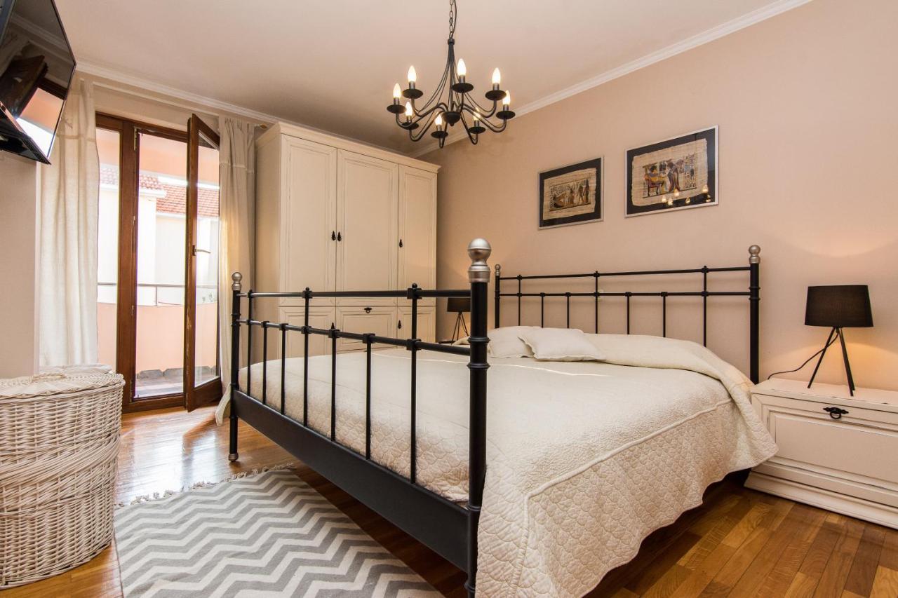 Apartments "Villa Antisin" With Heated Pool Zadar Luaran gambar