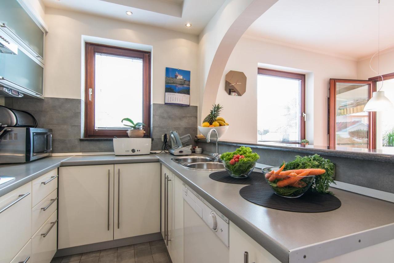 Apartments "Villa Antisin" With Heated Pool Zadar Luaran gambar